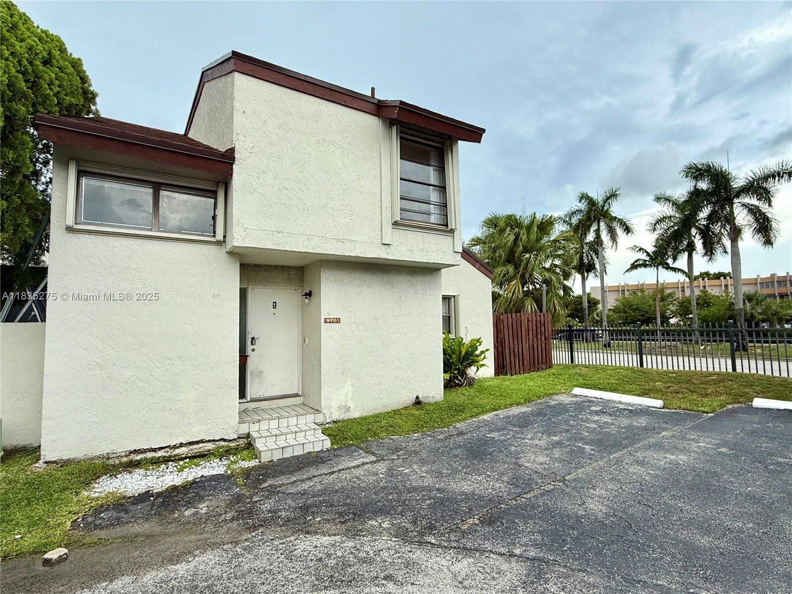 9701 NW 5th Ln #9701, Miami, FL 33172