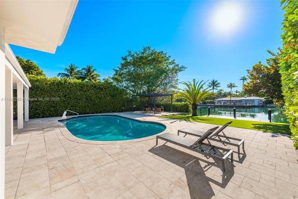 Miami Beach, FL 33141,410 S Shore Dr