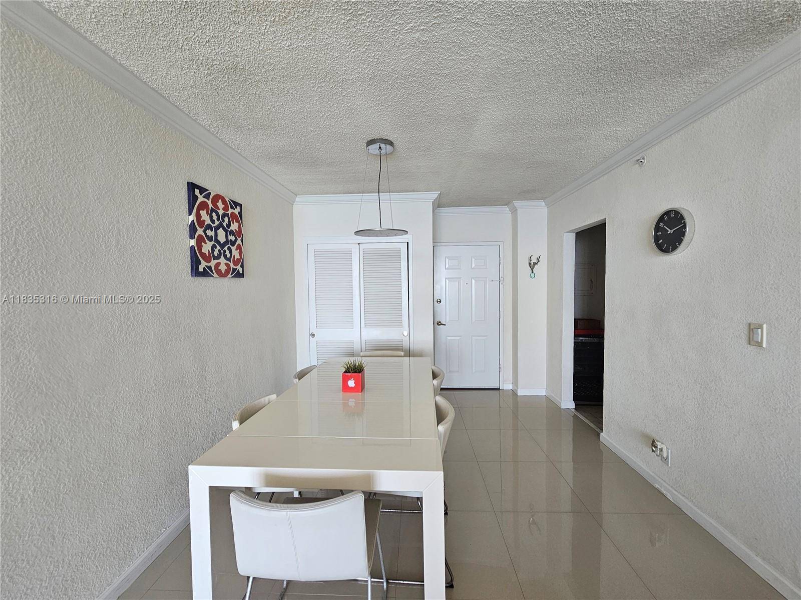 Hollywood, FL 33019,2501 S Ocean Dr #1620