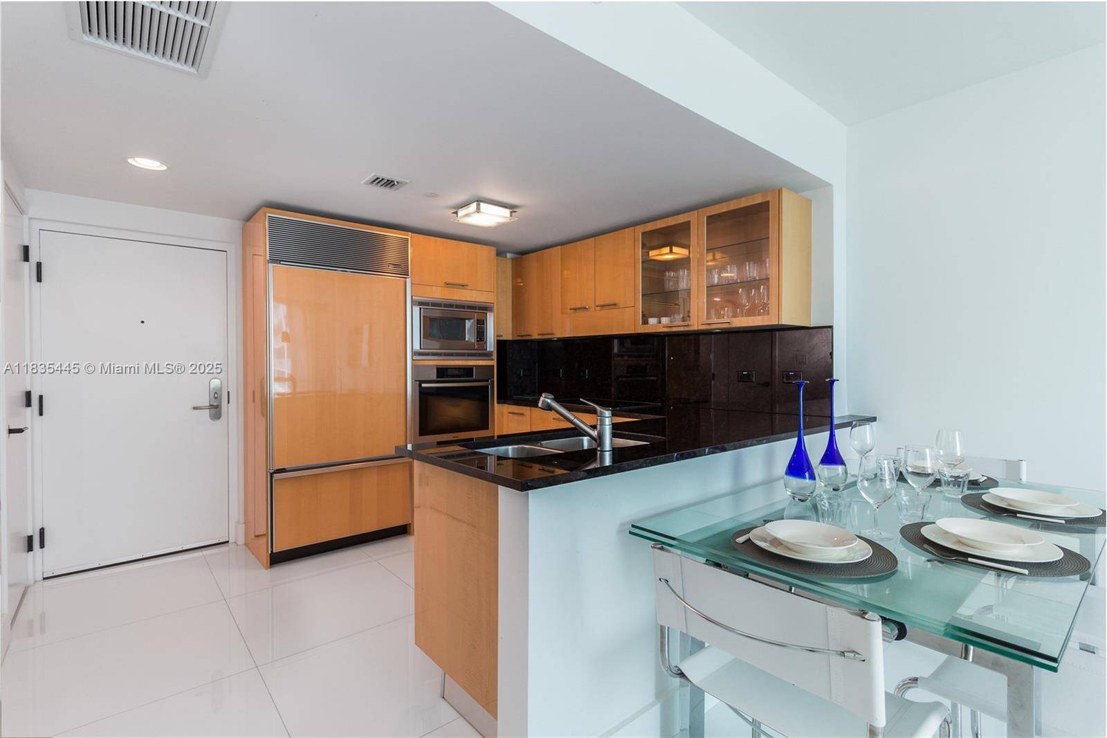 Miami Beach, FL 33141,6801 Collins Ave #1403(legal)1415(door)
