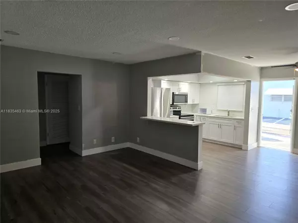 Hollywood, FL 33021,3711 Van Buren St #2