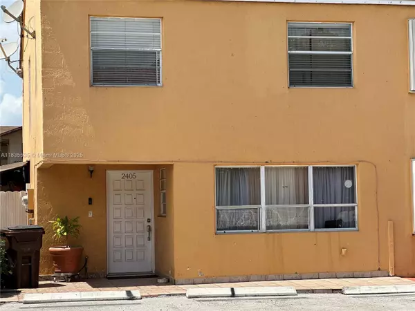 Hialeah, FL 33016,2405 W 54th Pl #03