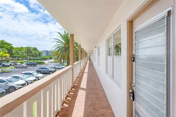 Coconut Creek, FL 33066,2303 Lucaya Ln #G2