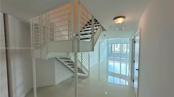 Miami, FL 33130,60 SW 13th St #3624