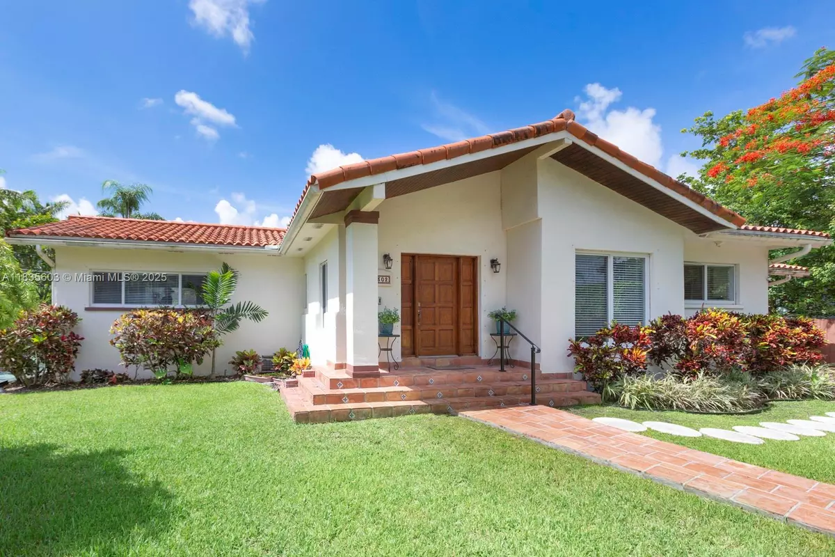 South Miami, FL 33155,6302 SW 44th St