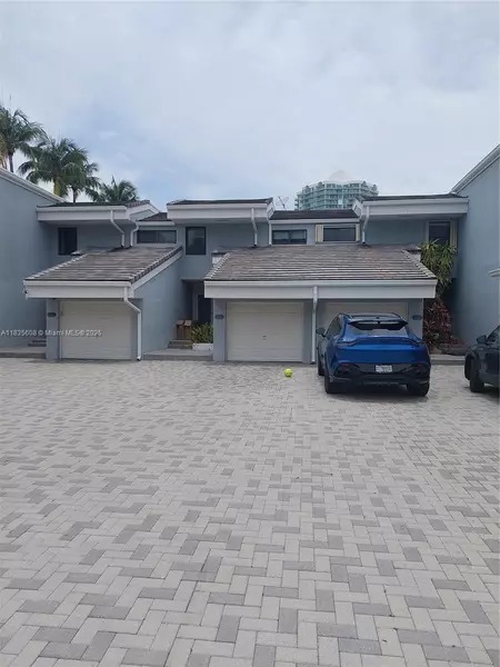 255 Poinciana Dr #605, Sunny Isles Beach, FL 33160
