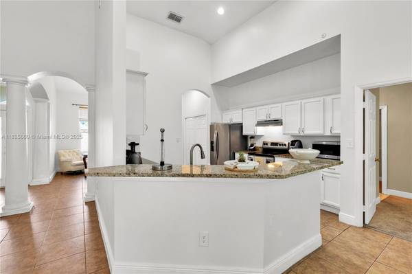 334 colony st, Kissimmee, FL 34758