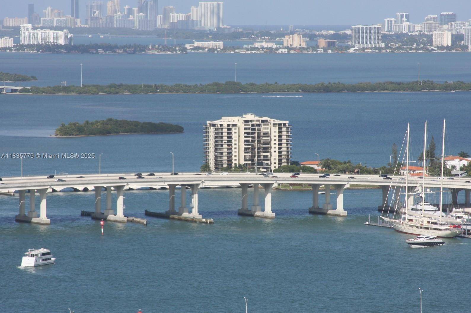 300 S Biscayne Blvd #T-3511, Miami, FL 33131