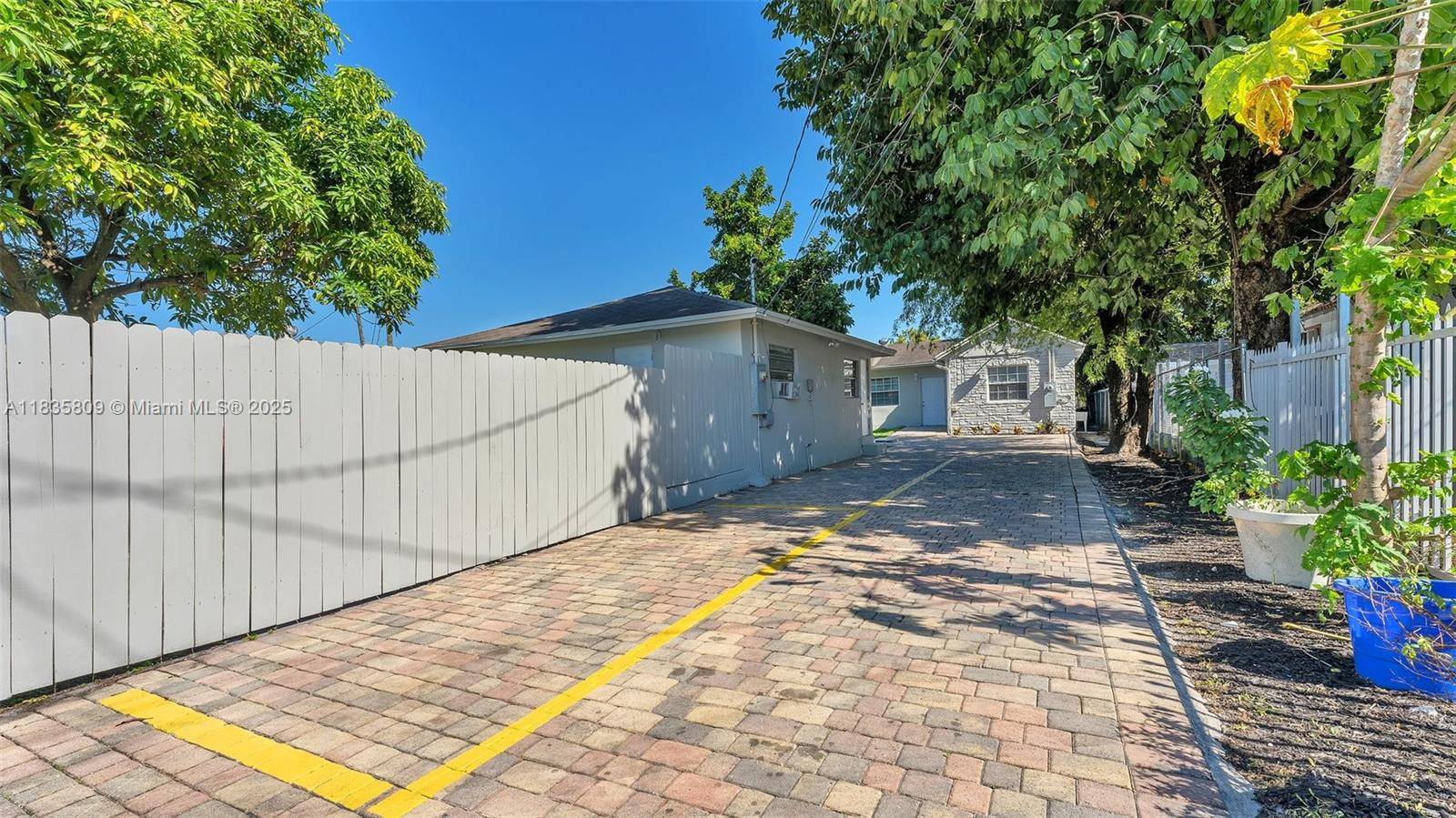 Miami, FL 33142,4651 NW 23rd Ct #BACK