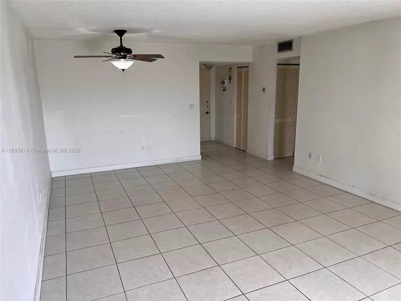 7727 SW 86th St #A1-406, Miami, FL 33143