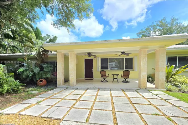 Pinecrest, FL 33156,7895 SW 122nd St
