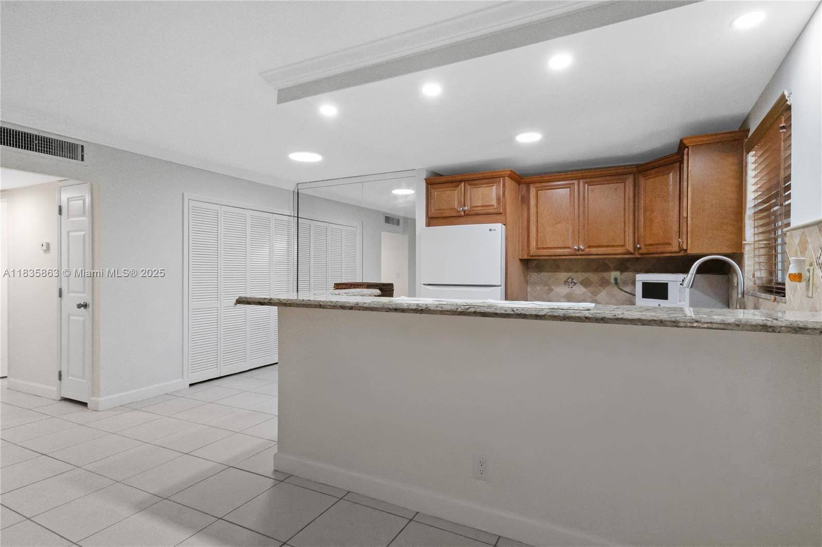 Pompano Beach, FL 33062,2400 NE 10th St #104