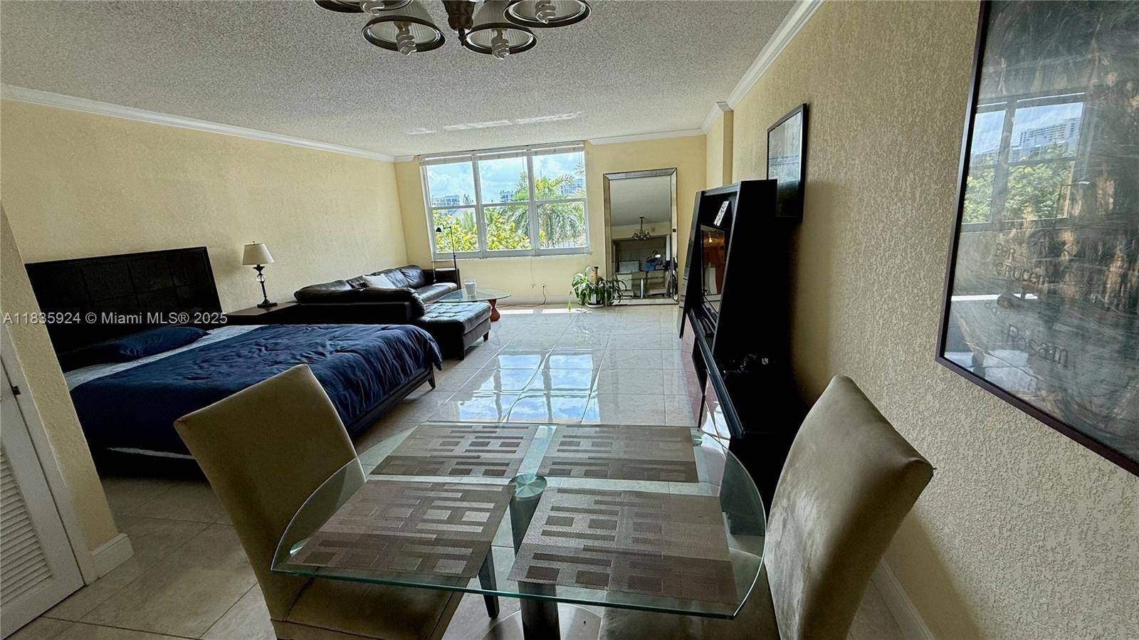 Hollywood, FL 33019,2501 S Ocean Dr #427