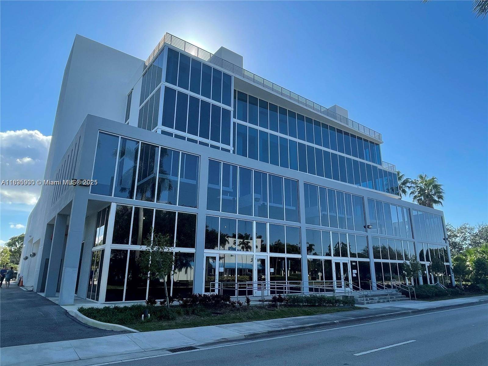 10450 NW 33rd St #101-102, Doral, FL 33172
