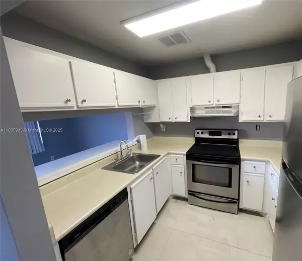 Hialeah, FL 33012,5851 W 20th Ave #412