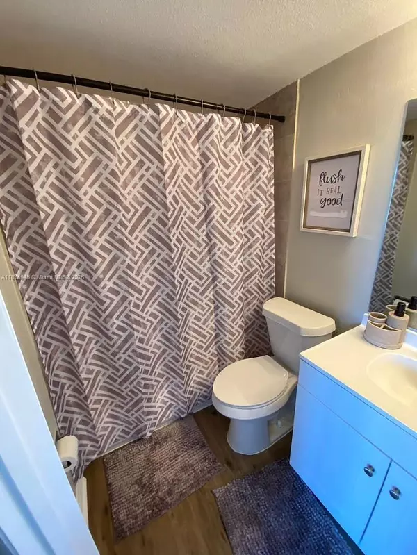Orlando, FL 32822,6060 Village Circle #6060
