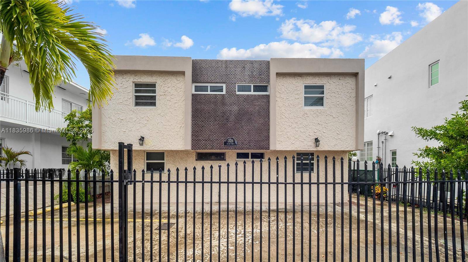 Miami Beach, FL 33139,326 Ocean Dr #6