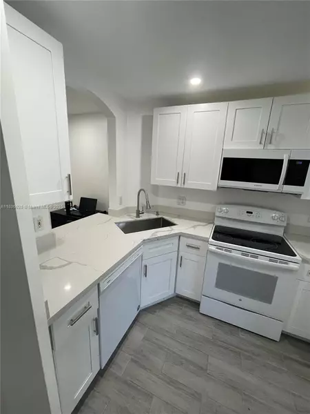 2173 NW 78th Ave #103, Pembroke Pines, FL 33024