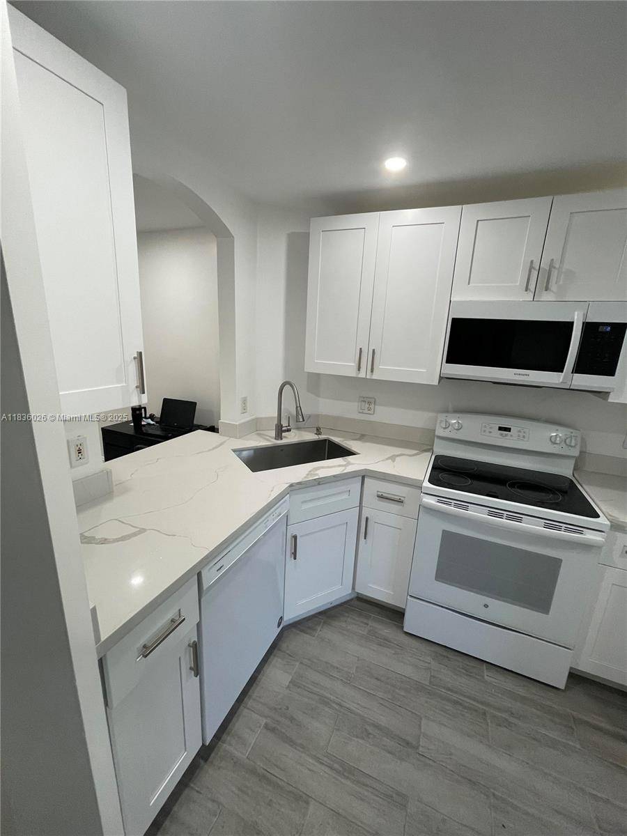 2173 NW 78th Ave #103, Pembroke Pines, FL 33024