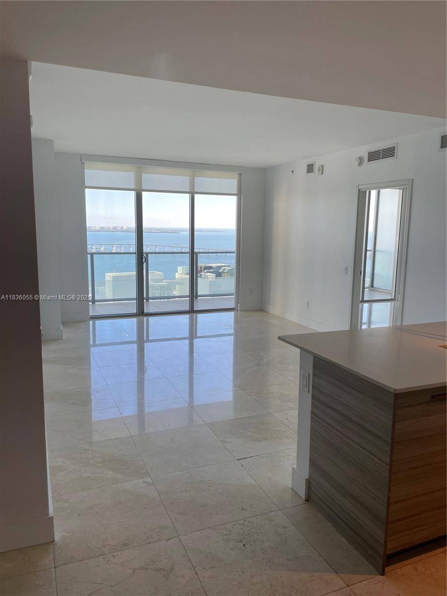 1300 Brickell Bay Dr #3204, Miami, FL 33131