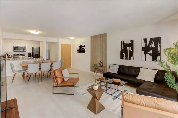 Miami, FL 33131,1200 Brickell Bay Dr #2424