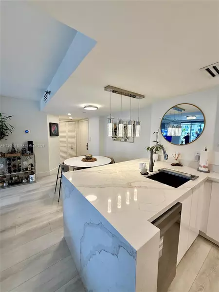 770 Claughton Island Dr #1503, Miami, FL 33131