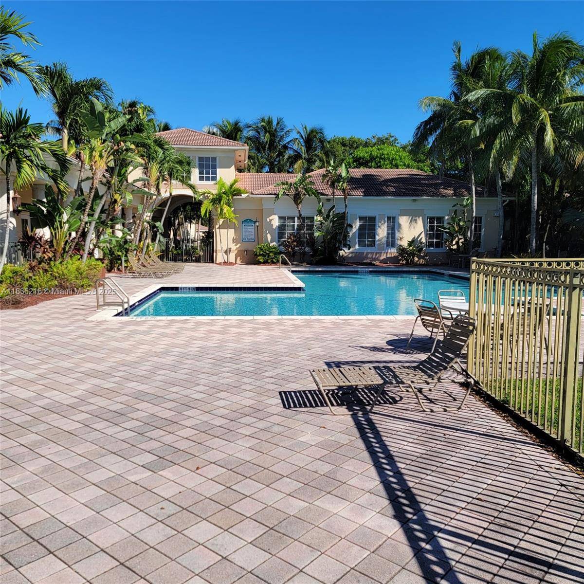 Miramar, FL 33025,2564 Centergate Dr #204