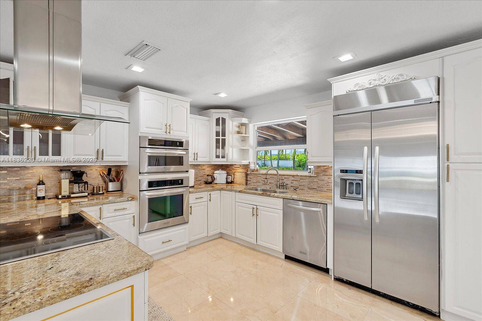 North Miami Beach, FL 33160,3220 NE 164th St