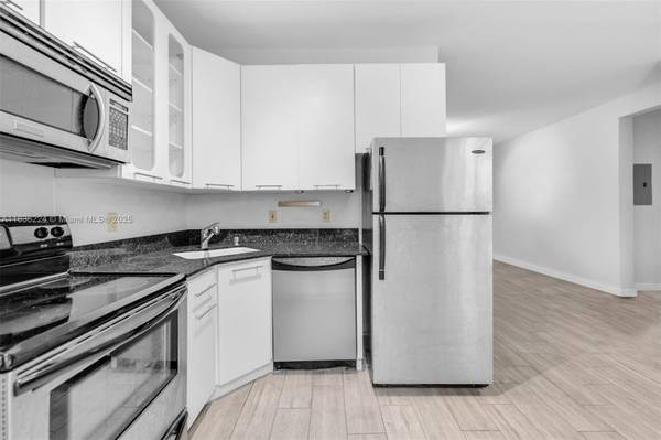 1622 Bay Rd #202, Miami Beach, FL 33139