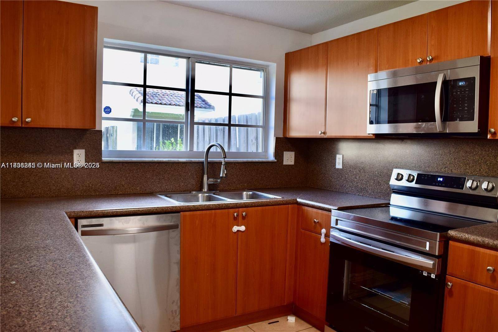 Homestead, FL 33032,14162 SW 260th St #104