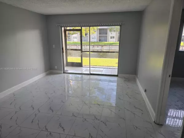 8040 Colony Cir N #103, Tamarac, FL 33321