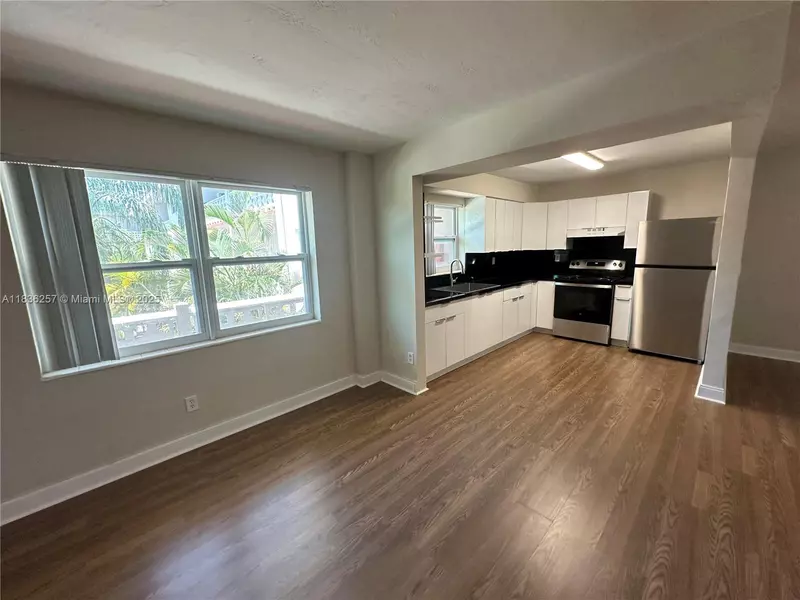941 NE 170th St #220, North Miami Beach, FL 33162