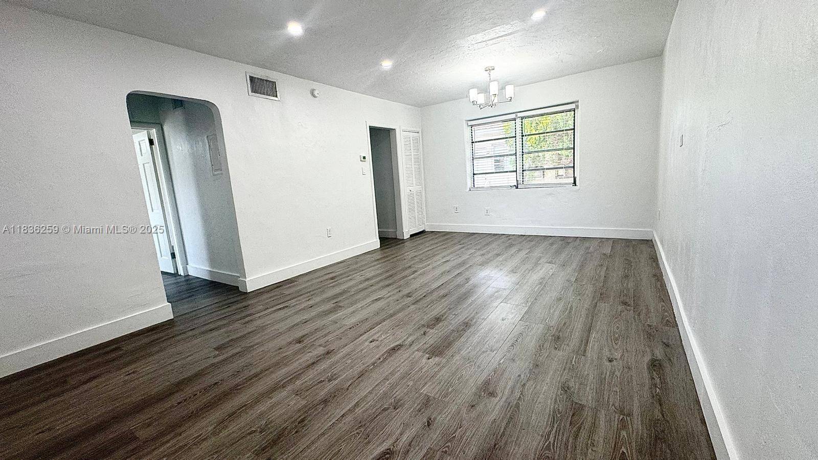 Miami Beach, FL 33141,2165 Bay Dr #18