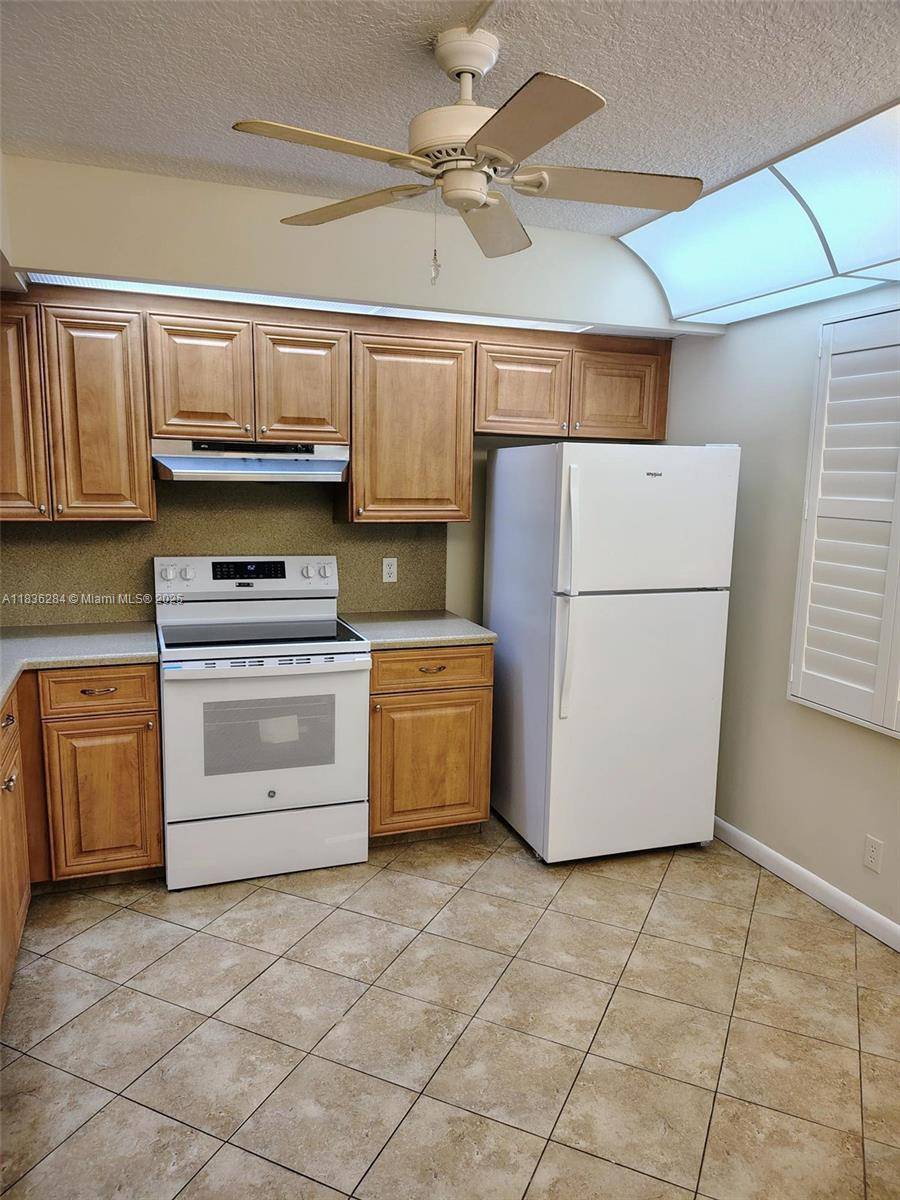 1001 SW 128th Ter #208B, Pembroke Pines, FL 33027