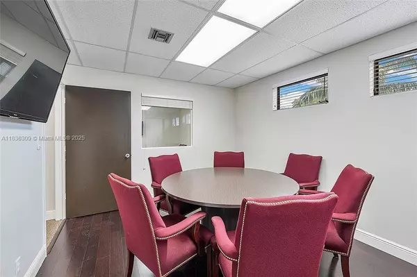 Hollywood, FL 33312,2699 Stirling Rd #305-A