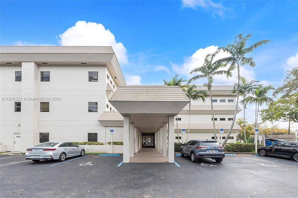 2699 Stirling Rd #306-A, Hollywood, FL 33312