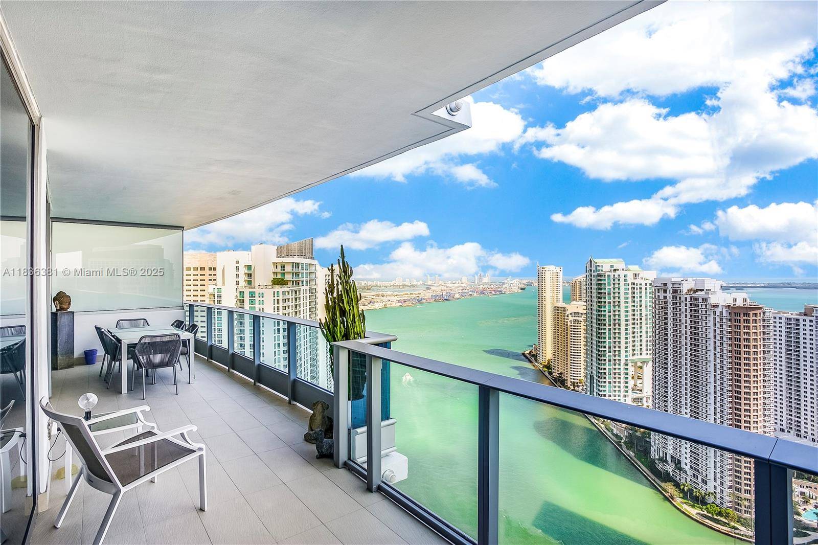 Miami, FL 33131,200 Biscayne Boulevard Way #4307