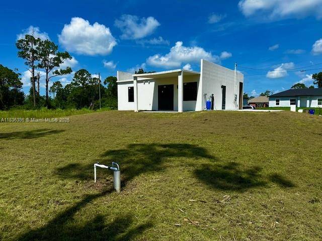 Lehigh Acres, FL 33974,323 MANGONIA AVE
