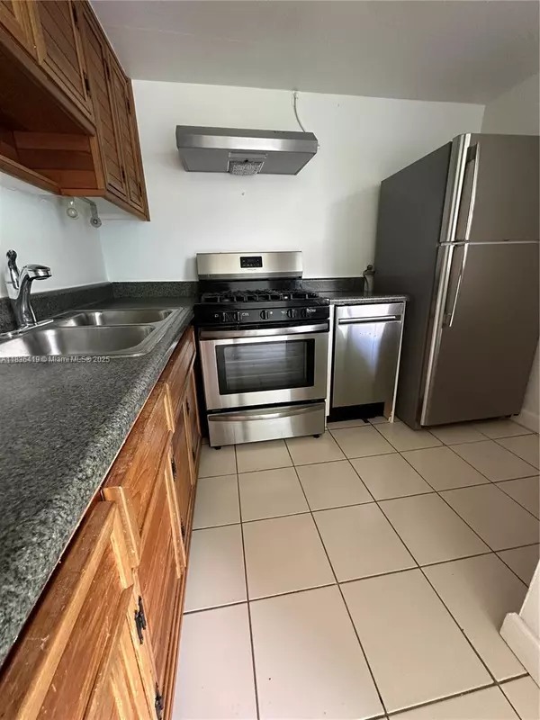 Miami, FL 33133,2539 S Bayshore Dr #318AR