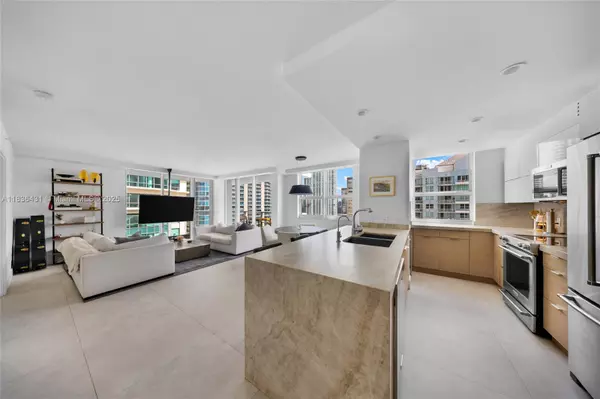 1155 BRICKELL BAY DR #3002, Miami, FL 33131
