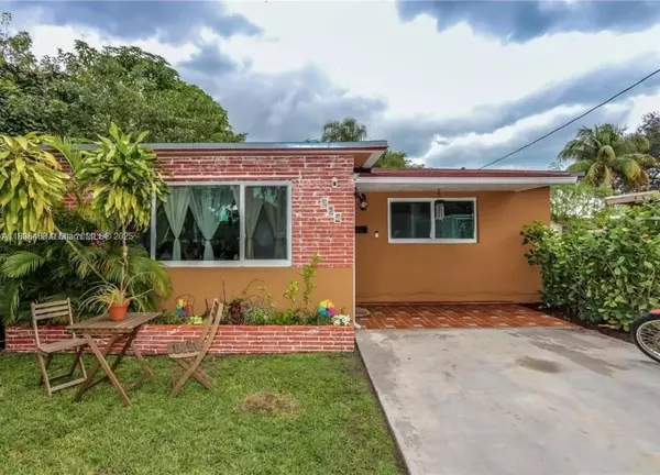 Hallandale Beach, FL 33009,124 NW 6th Ave #0