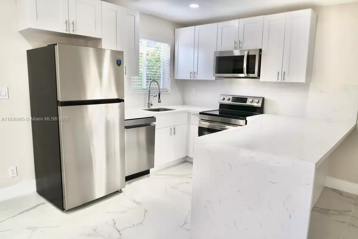 Fort Lauderdale, FL 33312,110 SW 20th Ave #1-2