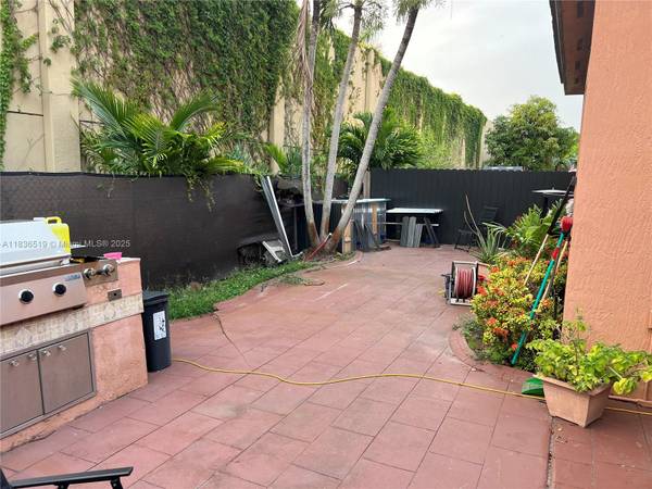 Hialeah, FL 33018,18122 NW 91st Ct