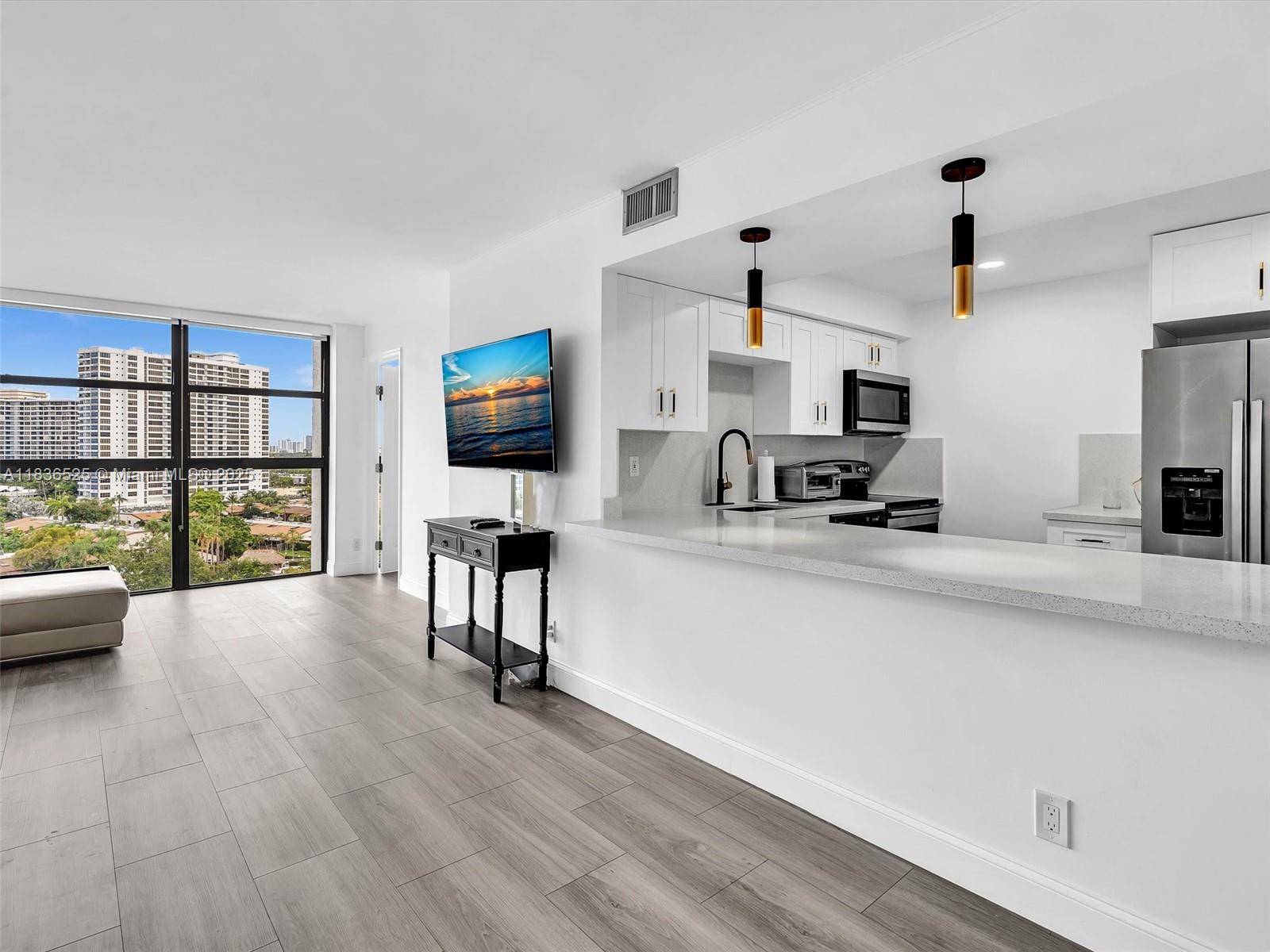 Hallandale Beach, FL 33009,200 Leslie Dr #1003