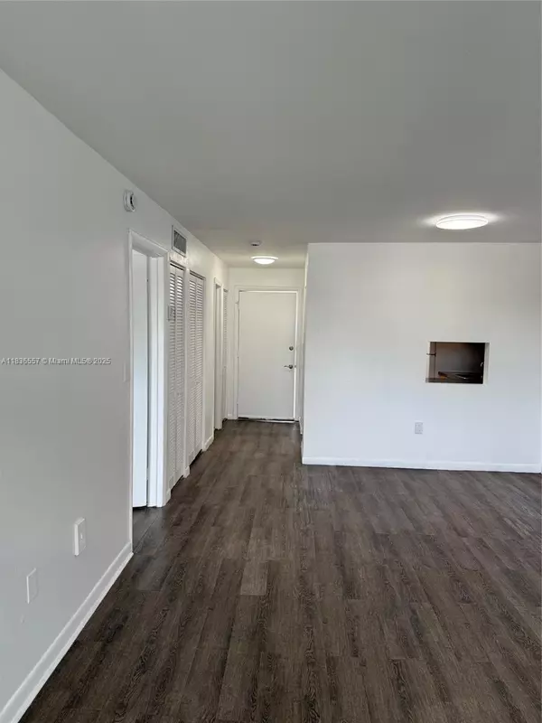 528 Meridian Ave #404, Miami Beach, FL 33139