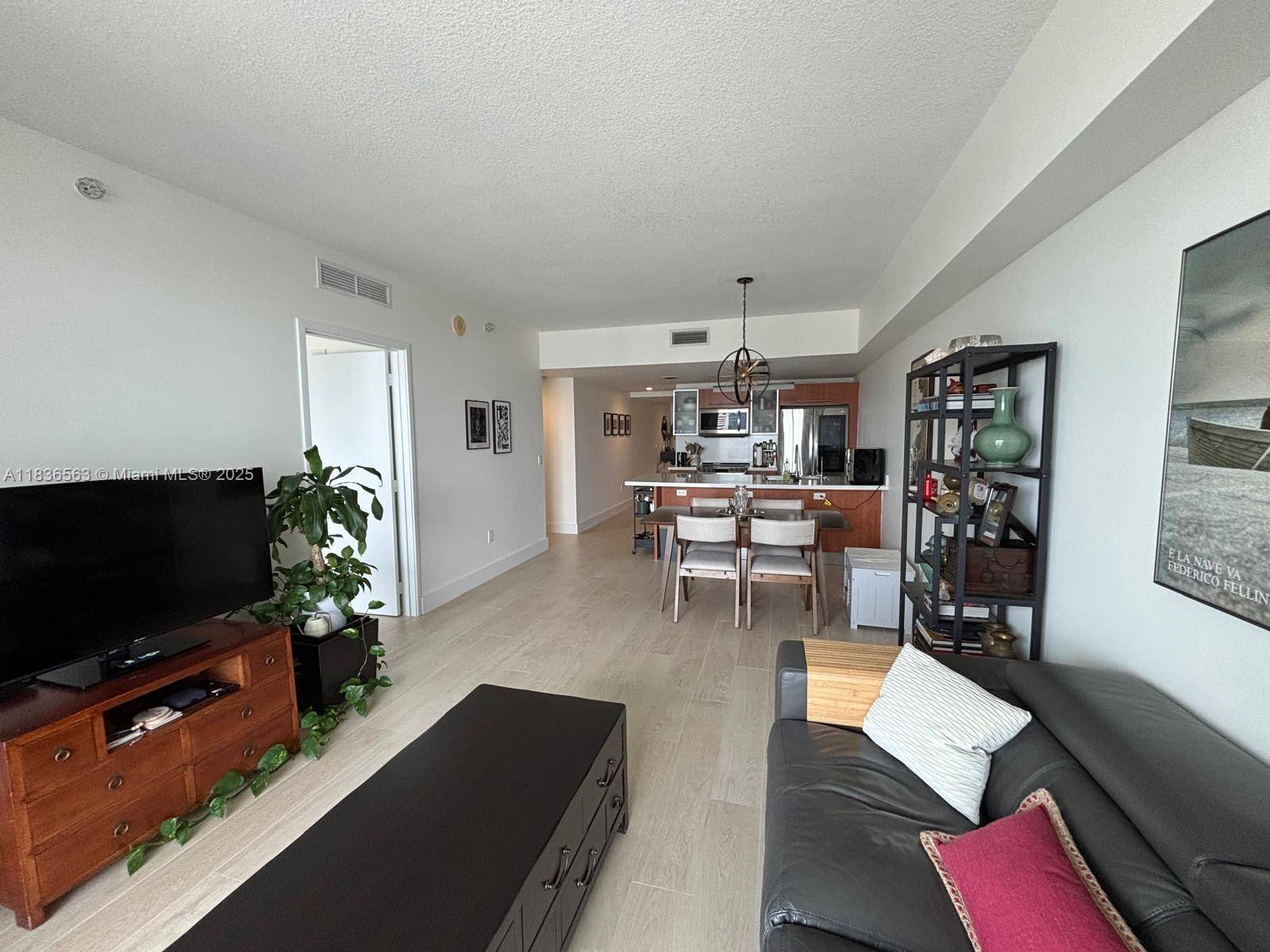 Miami, FL 33130,185 SW 7th St #3403