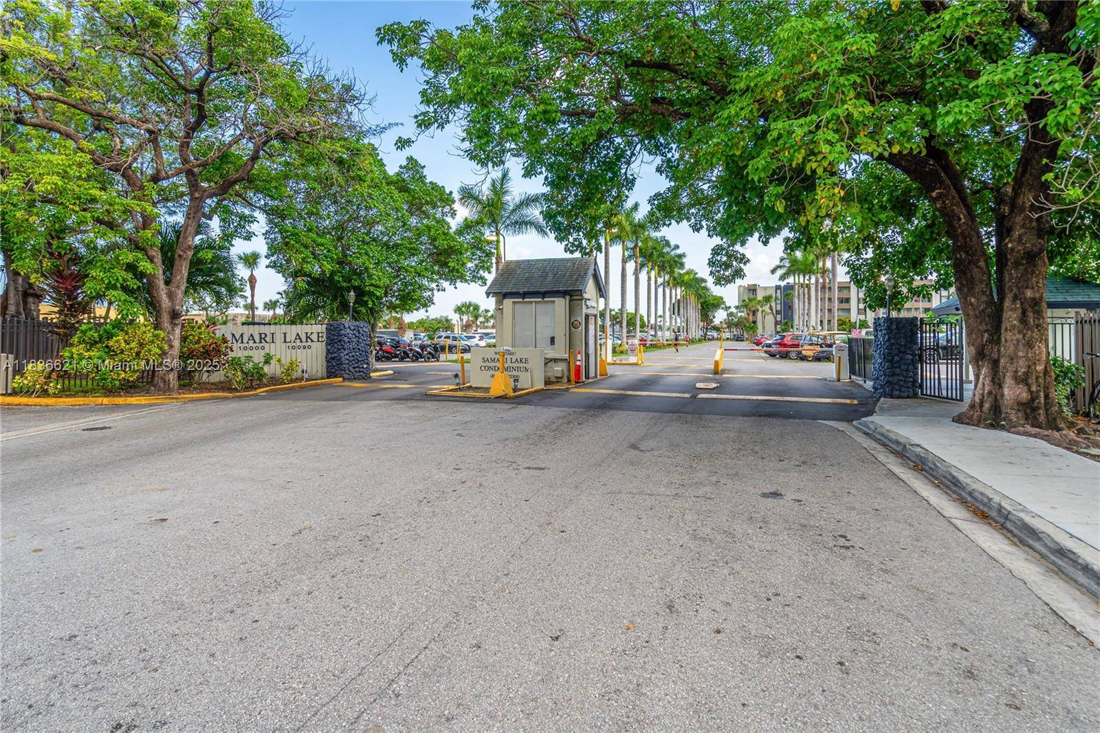 Hialeah Gardens, FL 33016,10000 NW 80th Ct #2247