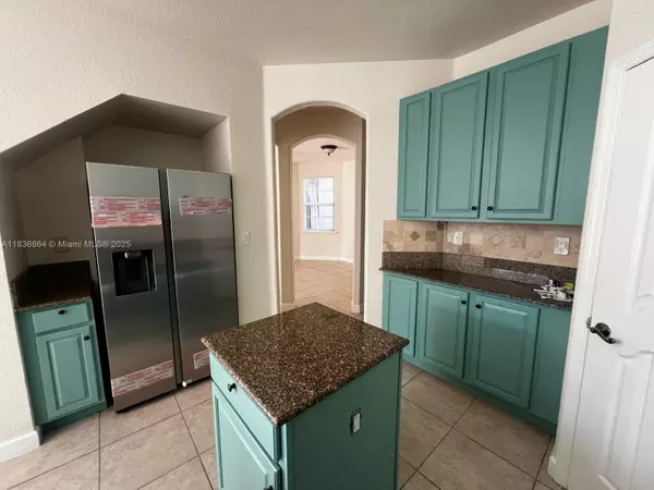 Doral, FL 33178,8021 NW 114th Pl #8021