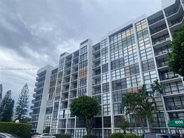 Hallandale Beach, FL 33009,1000 Parkview Dr #427