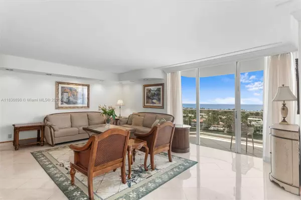 Aventura, FL 33180,19707 Turnberry Way #15-E